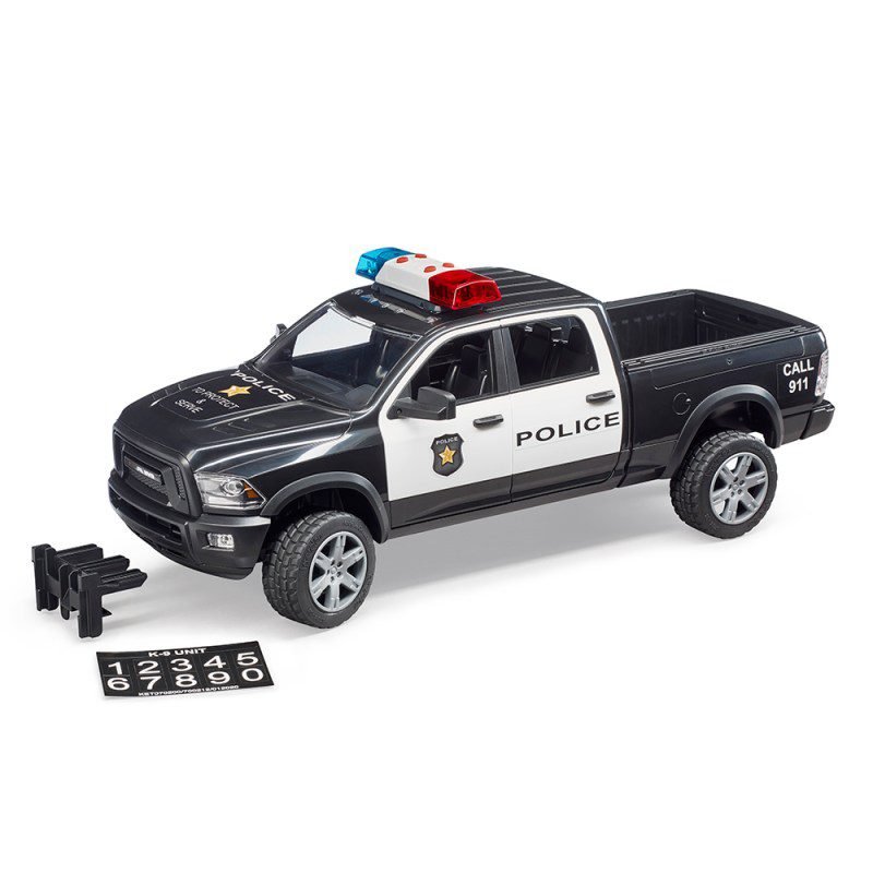 Bruder RAM 2500 возило со фигура полицаец (4+)