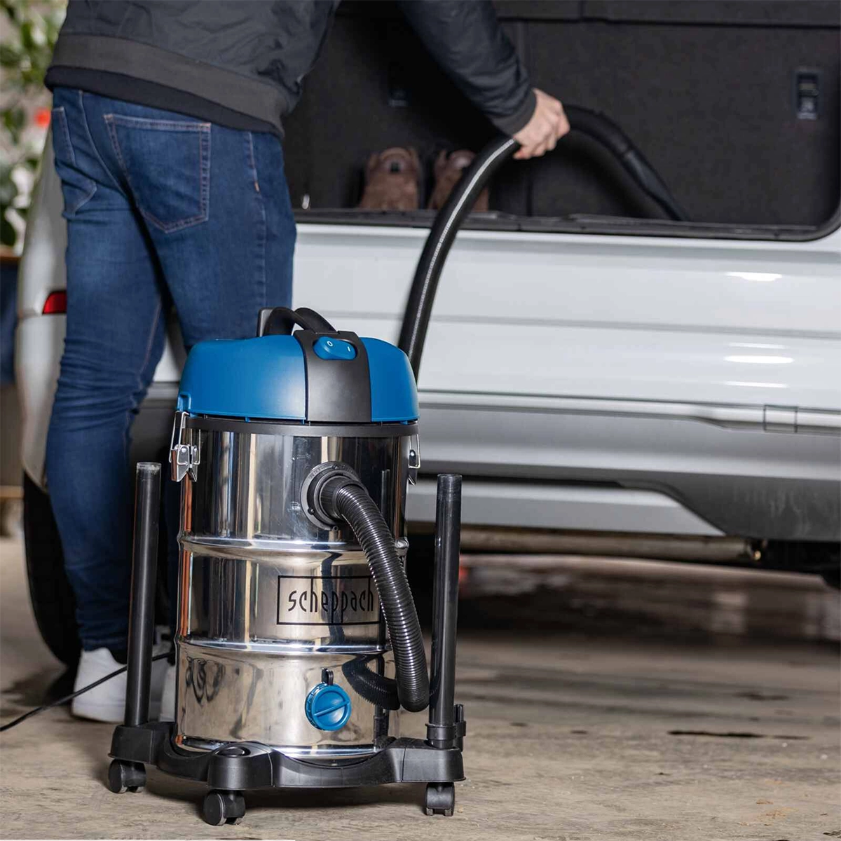 Правосмукалка индустриска за суво/мокро Scheppach NTS30v2 | 1200W | 30 L инокс сад | 9-делен сет додатоци - Image 3