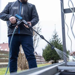Батериски перач под притисок Scheppach C-HPG35-X Set S | 35 bar | 180 l/h | 20 V | 2 Ah | 1.5 kg - Image 2